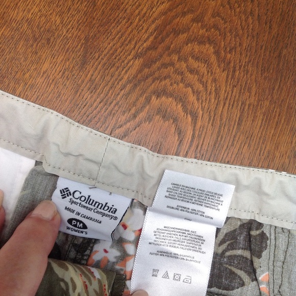 Columbia Women Miniskirt floral-cargo. Palm trees/flowers. Drawstring toggle. MP - Picture 4 of 6